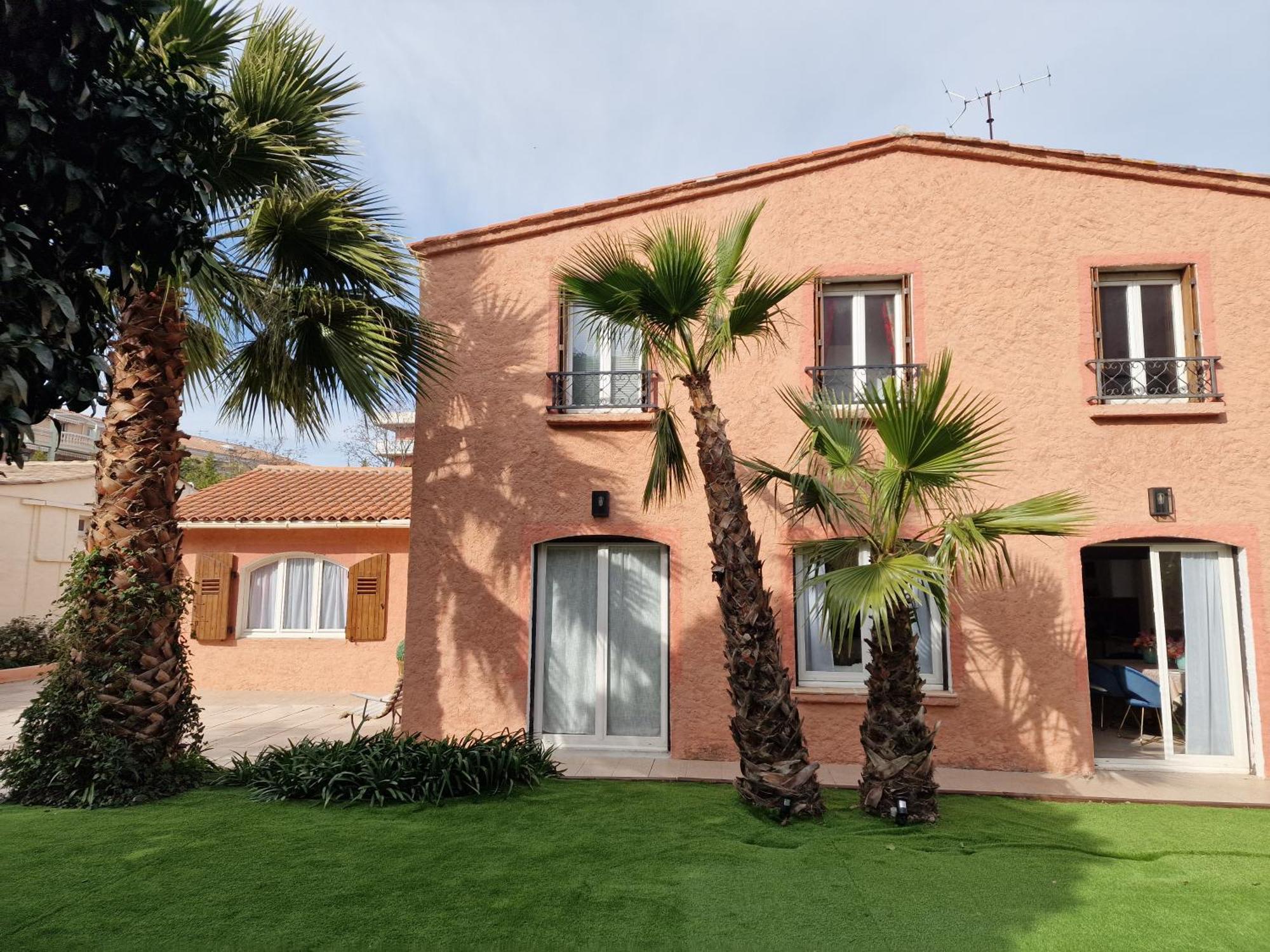 Haut De Villa A 700 Metres De La Plage, Totalement Independant Et Accessible Par Un Escalier Exterieur แซ็งต์-แมกซีม ภายนอก รูปภาพ