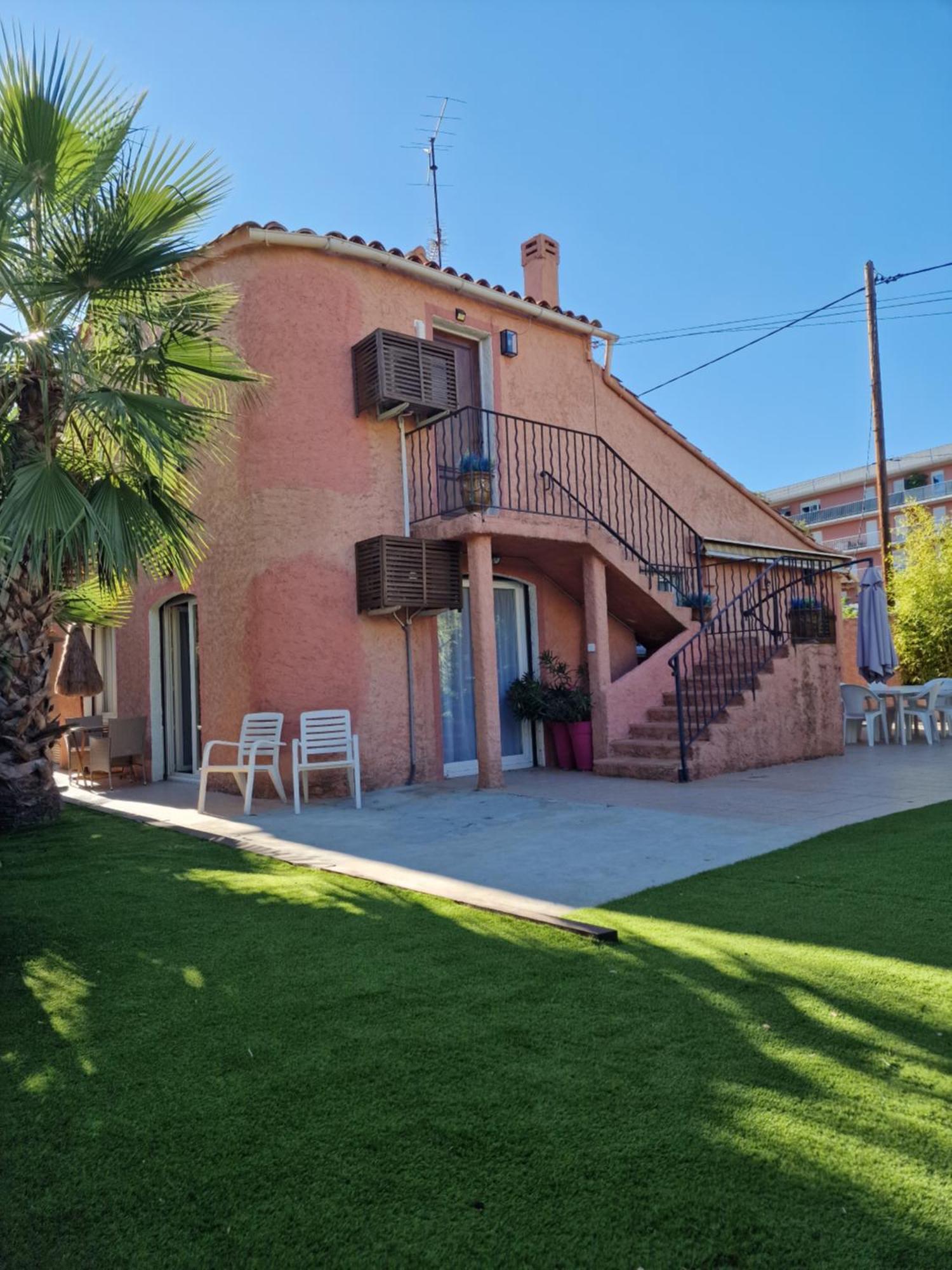 Haut De Villa A 700 Metres De La Plage, Totalement Independant Et Accessible Par Un Escalier Exterieur แซ็งต์-แมกซีม ภายนอก รูปภาพ